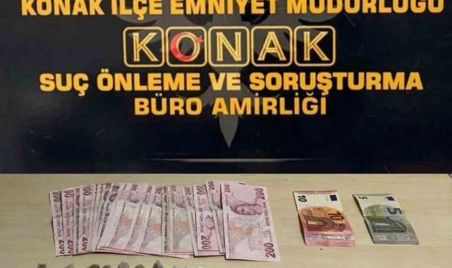 İzmir'de iki ayrı adrese uyuşturucu operasyonu