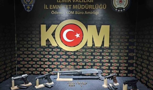 İzmir'de silah kaçakçılarına polisten operasyon: 3 gözaltı
