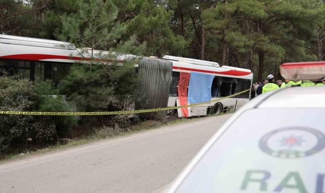 İzmir'de yolcuların olduğu belediye otobüsüne tır çarptı: 1 ölü, 4 yaralı