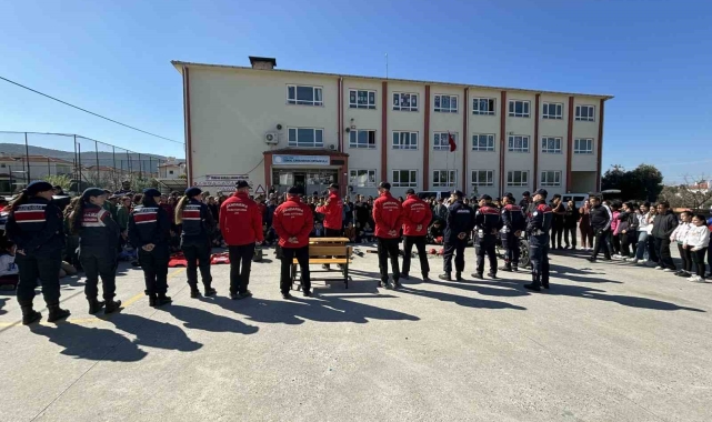 Jandarmadan öğrencilere "Deprem Farkındalık" eğitimi