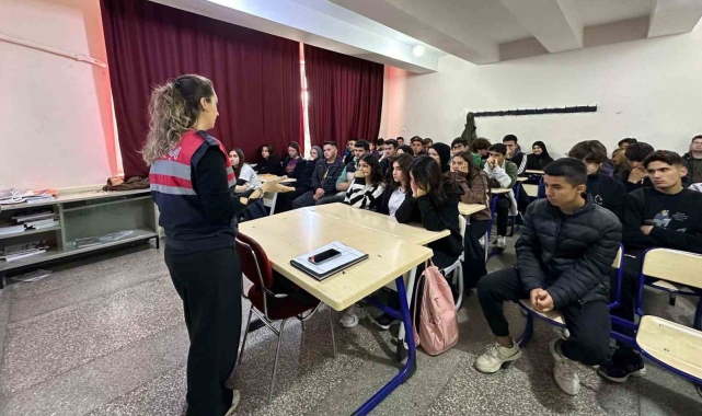 Jandarmadan öğrencilere siber farkındalık eğitimi