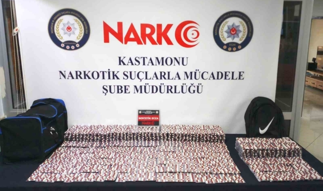 Kastamonu'da 11 bin 392 reçeteye tabii hap ele geçirildi: 2 gözaltı
