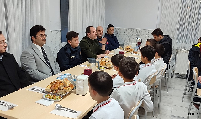 KAYMAKAM YILDIZ, İFTARDA  ÖĞRENCİLERLE BULUŞTU!