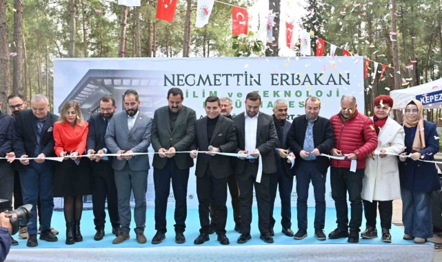 Kepez'in 22'nci kütüphanesi hizmete açıldı