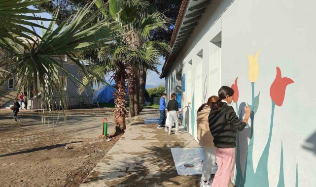 Köyceğiz Ortaokulu duvarları, resimlerle güzelleştirildi