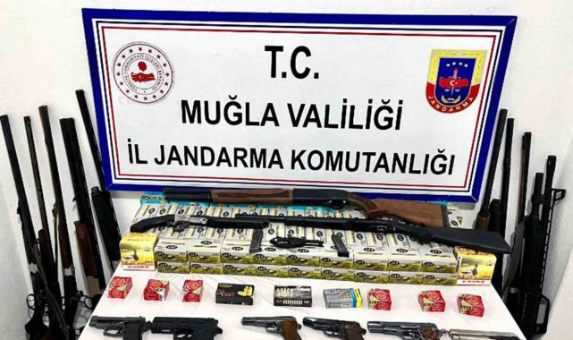 Köyceğiz&#039;de çok sayıda silah ve mermi ele geçirildi