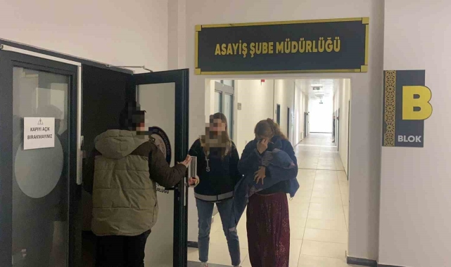 Kucağında çocuğuyla adliyeye sevk edildi