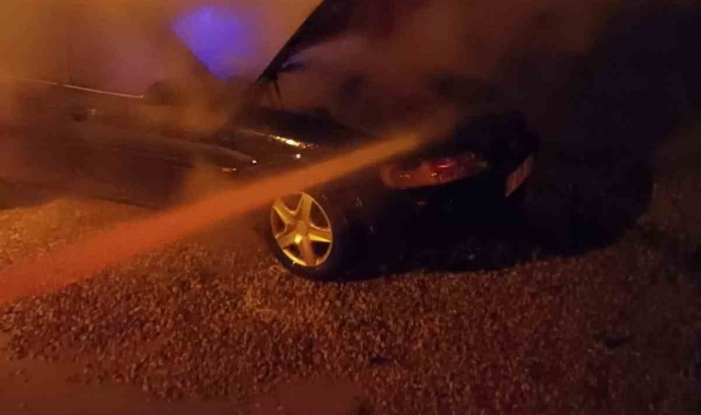 Kumlu'da araç yangını