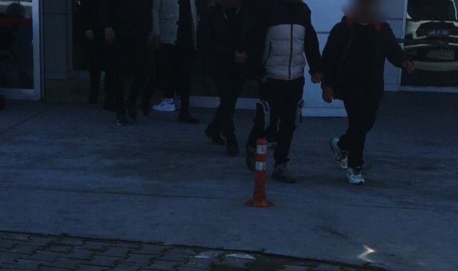 Kuşadası'nda aranan şahıslar yakalandı