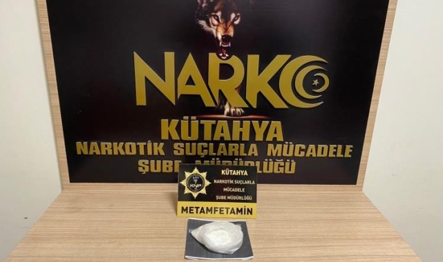 Kütahya'da eşyaları arasında uyuşturucu bulunan İranlı yolcu tutuklandı