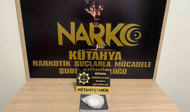 Kütahya'da yolcunun eşyaları arasında uyuşturucu bulundu
