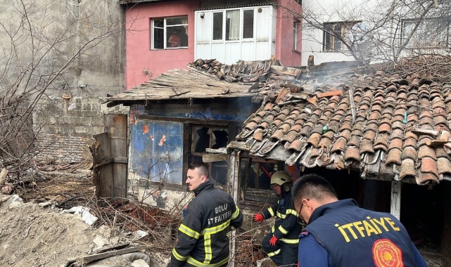 Metruk binada yangın paniği
