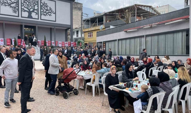 MHP'nin "Yıldırım'ın Gücü Kadınlarımız" buluşmasından salon doldu taştı