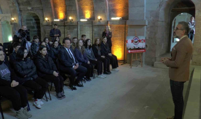 Öğrenciler Çanakkale'yi tarihi mekanda öğrendi