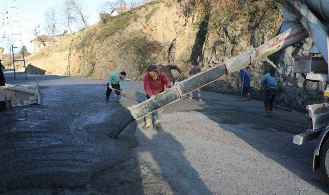 Ordu Büyükşehir, beton yol ağını güçlendiriyor