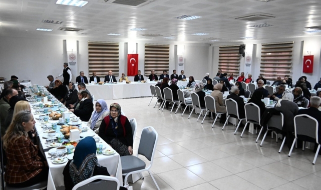 Osmaniye'de huzurevi sakinlerine iftar yemeği