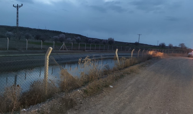 Otomobil su kanalına uçtu: 1 ölü