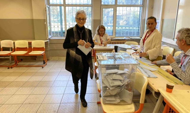Oyuncu Tülin Oral oyunu Beşiktaş'ta kullandı