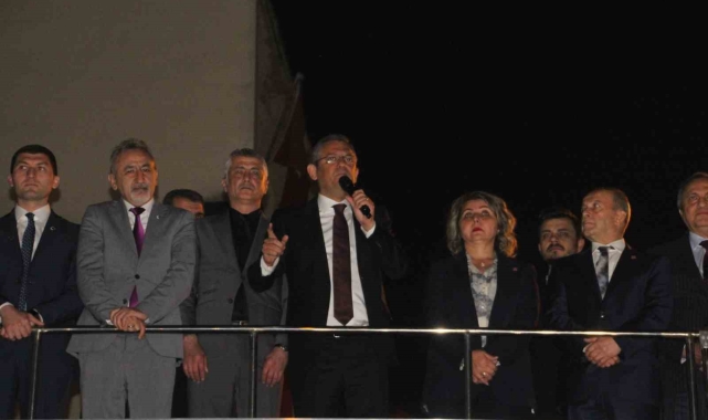 Özgür Özel: "Hiç bir partiyle anlaşmamız yoktur, başka partinin adayına oy vermek CHP'ye ihanettir"