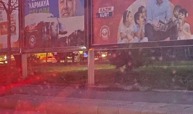 Özkan Alp'in pankartlarına çirkin saldırı