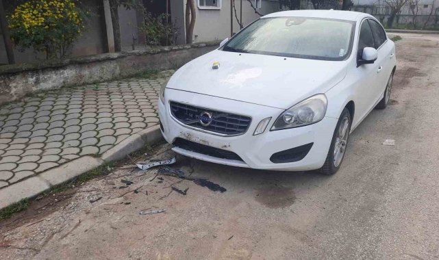 Park halindeki araca çarptı, hiçbir şey olmamış gibi yoluna devam etti