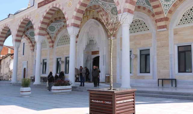 Paşa Cami meydanına estetik dokunuş