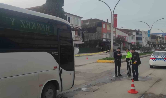 Sabah namazı çıkışında midibüsün çarptığı yaşlı adam hastanede hayatını kaybetti