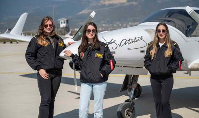 Sabiha Gökçen'in izinden giden kadın pilot adayları gökyüzünde gurur veriyor