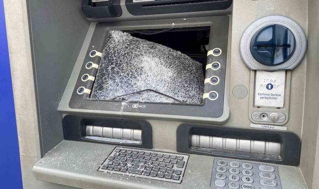 Sakarya'da banka ATM'lerine saldırdılar