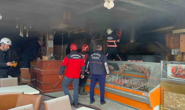 Sakarya'da restoranda çıkan yangın panik oluşturdu