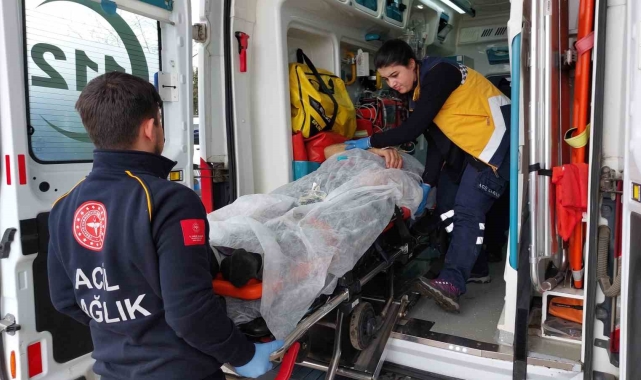 Samsun'da hafif ticari araç tıra çarptı: 1 ağır yaralı
