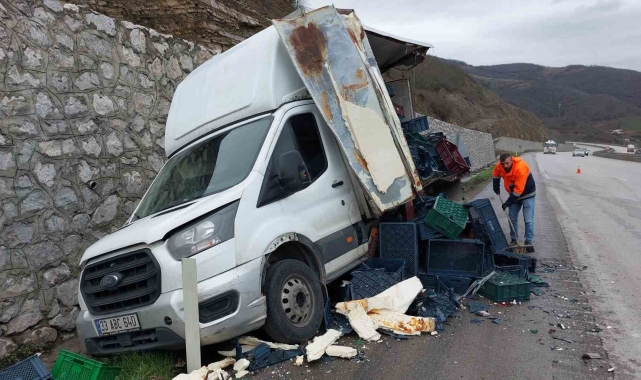 Samsun'da tır, arıza yapan kamyoneti biçti: 1 yaralı