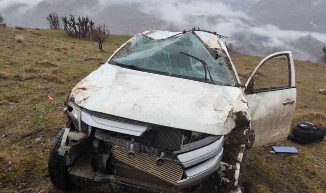 Siirt'te araç şarampole yuvarlandı: 3 yaralı