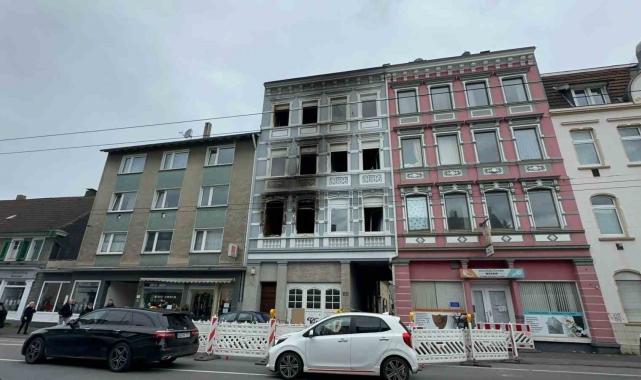 Solingen'de Türklerin yaşadığı bina kundaklandı: 2'si çocuk 4 ölü, 9 yaralı