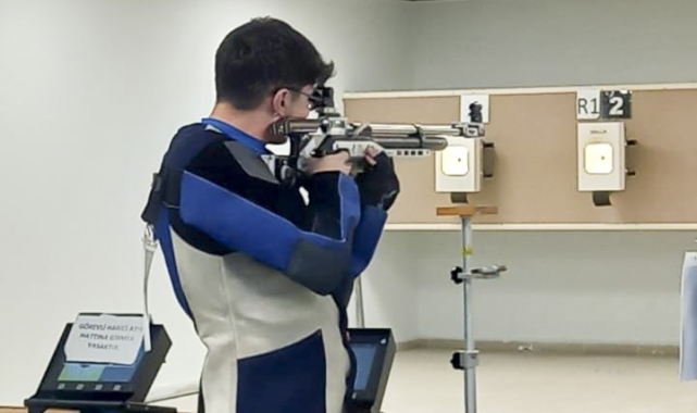 SUBÜ&#039;den atıcılıkta bir kupa ve bir madalya