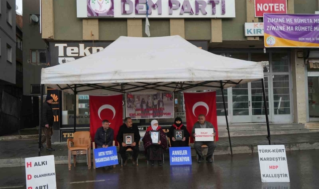 Terör mağduru ailelerin evlat çığlığı Muş'ta yükseldi