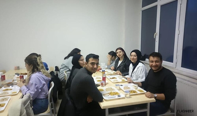 TÜRKELİ'DE YÜKSEKOKUL ÖĞRENCİLERİNİN İFTARI ESNAFTAN!