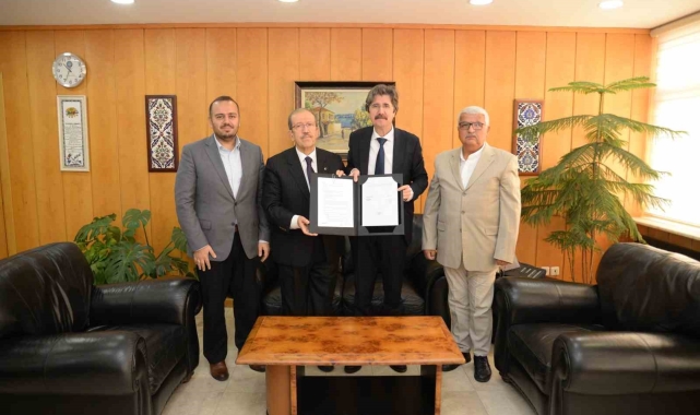 Türkiye Hayat Sağlık Vakfı'ndan 5 tıp öğrencisine burs