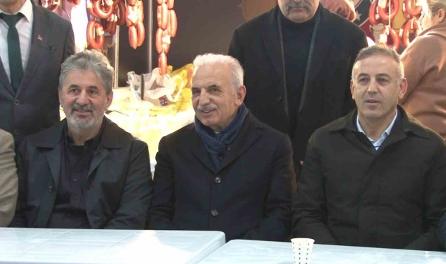 Ümraniye Belediye Başkanı Yıldırım vatandaşlar ile iftar programında buluştu