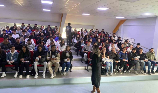 Üniversite öğrencilerine "Siber Suçlar ve Siber Güvenlik" konulu eğitim verildi