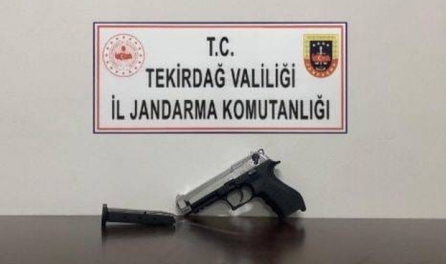 Üzerlerinden tabanca ele geçirildi