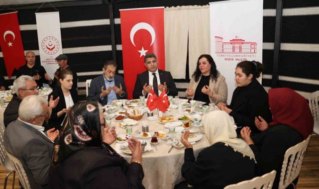 Vali Aslan, "Büyüklerimiz 365 gün başımızın tacıdır"