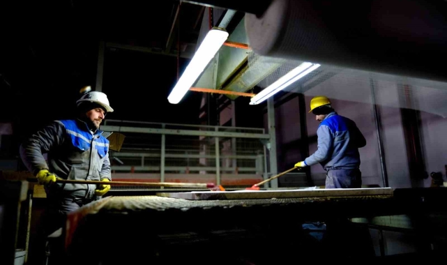 Vali Eldivan, Doğal Taş Fabrikası'nda incelemelerde bulundu