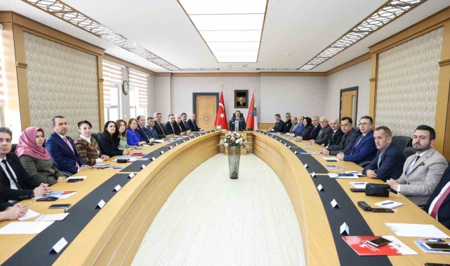 Vali Tavlı: "Çocuk, kadın, engelli ve yaşlılar için tüm imkanlar kullanılarak"