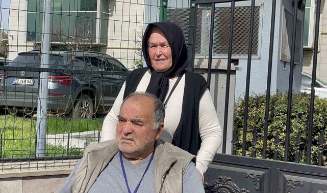 Yaşlı çifti babalık refleksiyle darp etmiş