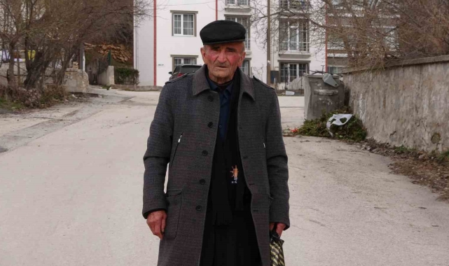 Yozgat'ın 83 yaşındaki en yaşlı muhtar adayı azmiyle örnek oluyor