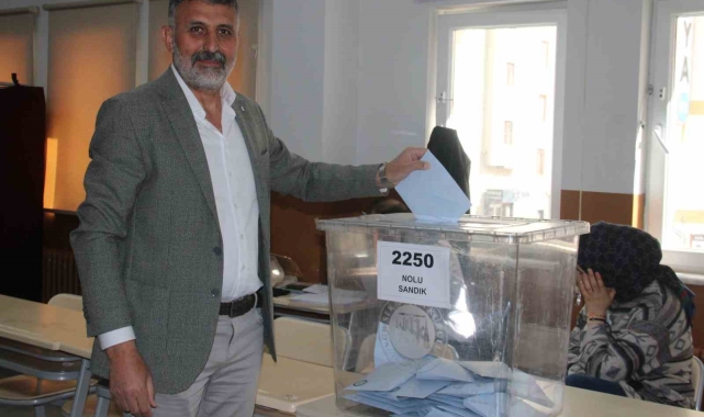 Yurder Şahin oyunu kullandı