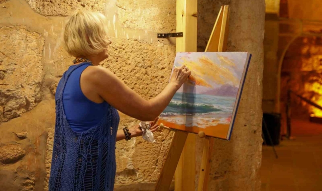 11 Ukraynalı kadının hazırladığı 'Sanatçıların Gözünden Alanya' sanat sergisi açıldı
