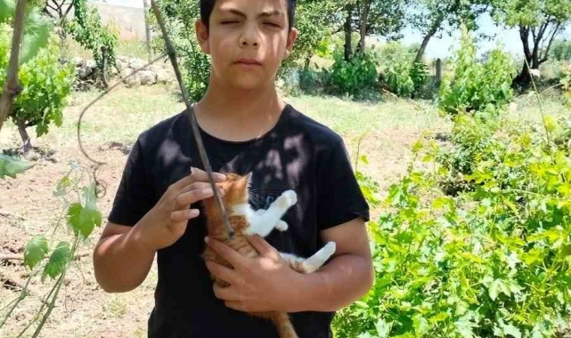 14 yaşındaki Alperen şehir dışına gideceği esnada polis tarafından yakalandı