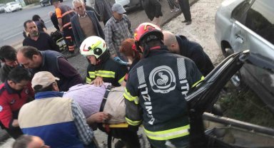 3 kişinin öldüğü kaza bölgesinde kamyonet ile otomobil çarpıştı: 3 yaralı